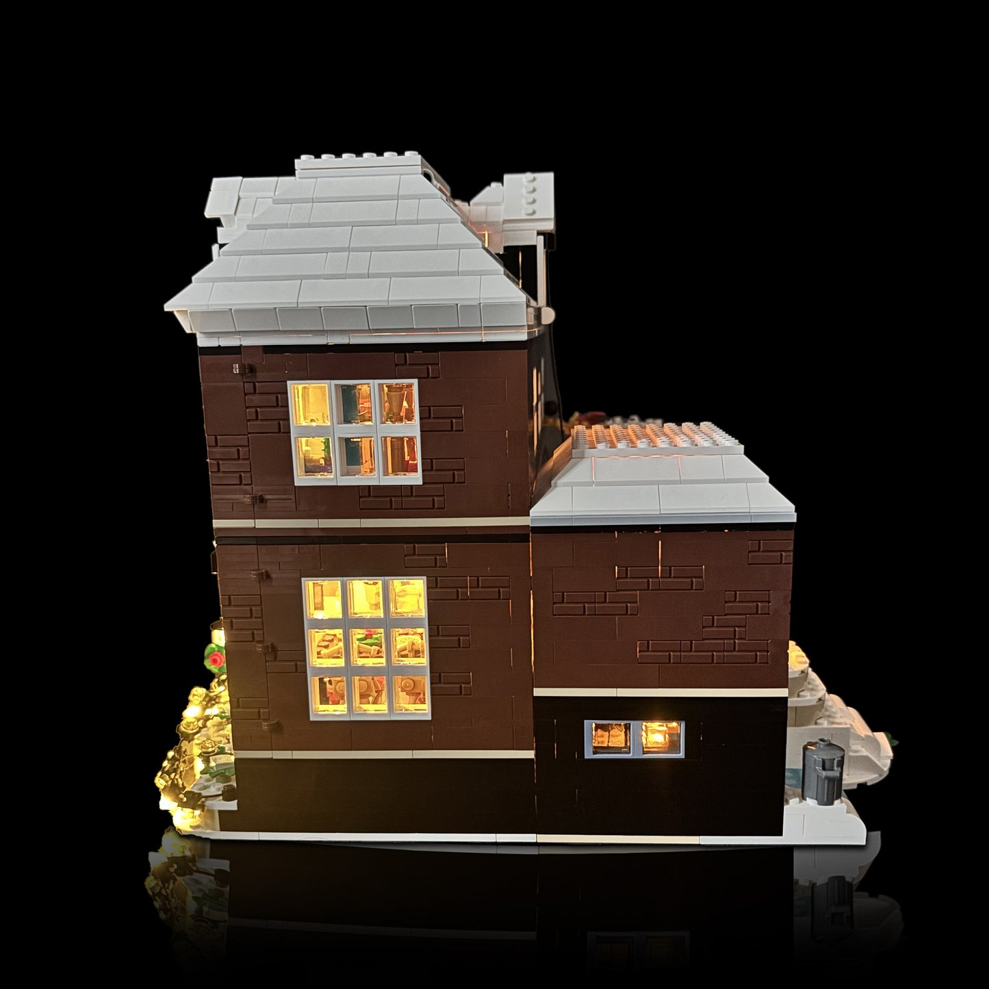 Lyskit til LEGO® Home Alone™ (21330) McCallister-huset med julebelysning og magisk stemning fra filmklassikeren.