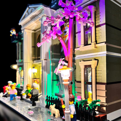 Lyskit til LEGO® Natural History Museum (10326) med oplyste etager, statuer, træer og dinosaur-skelet