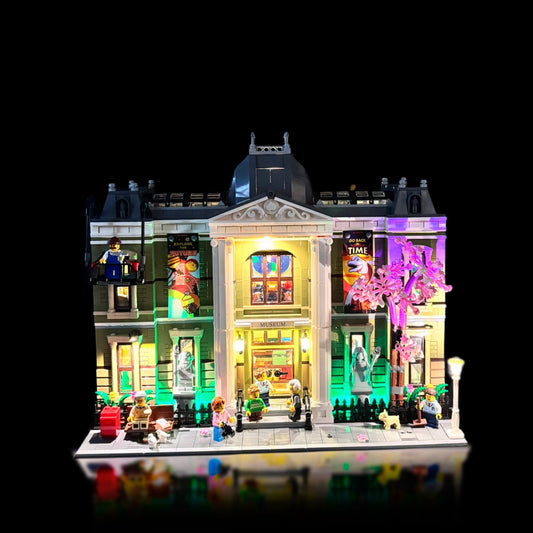 Lyskit til LEGO® Natural History Museum (10326) med oplyste etager, statuer, træer og dinosaur-skelet